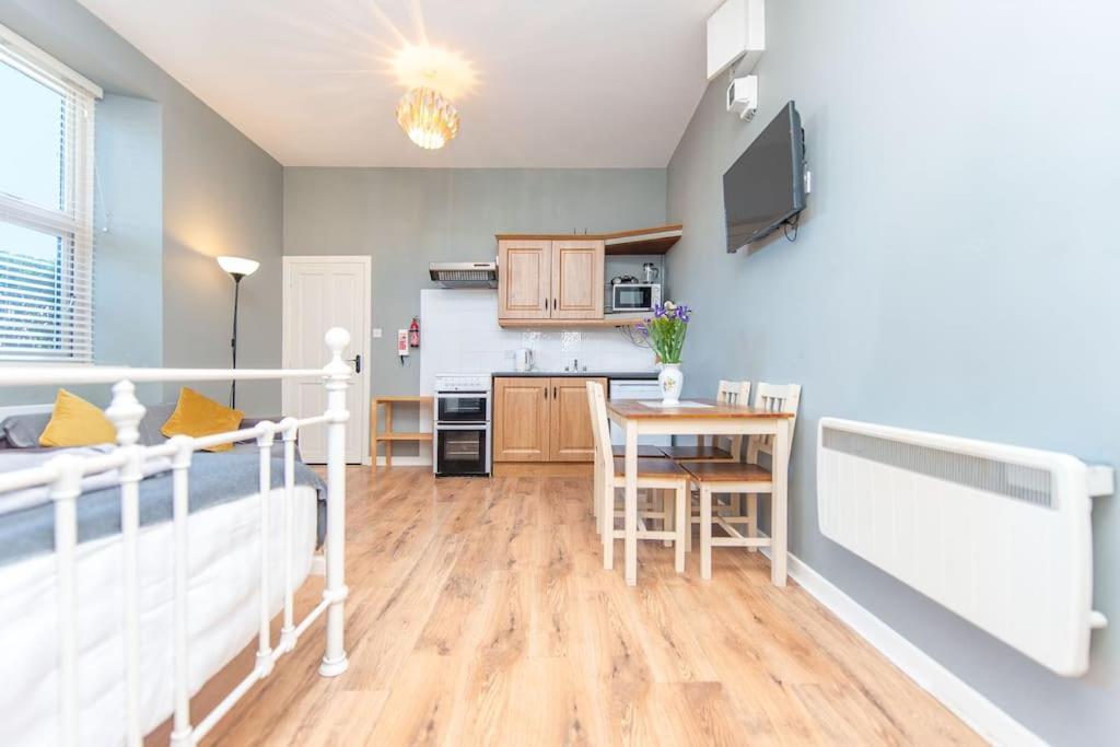 Clonbur House - Studio Village Apartment Galway Extérieur photo