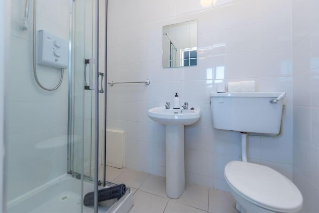 Clonbur House - Studio Village Apartment Galway Extérieur photo