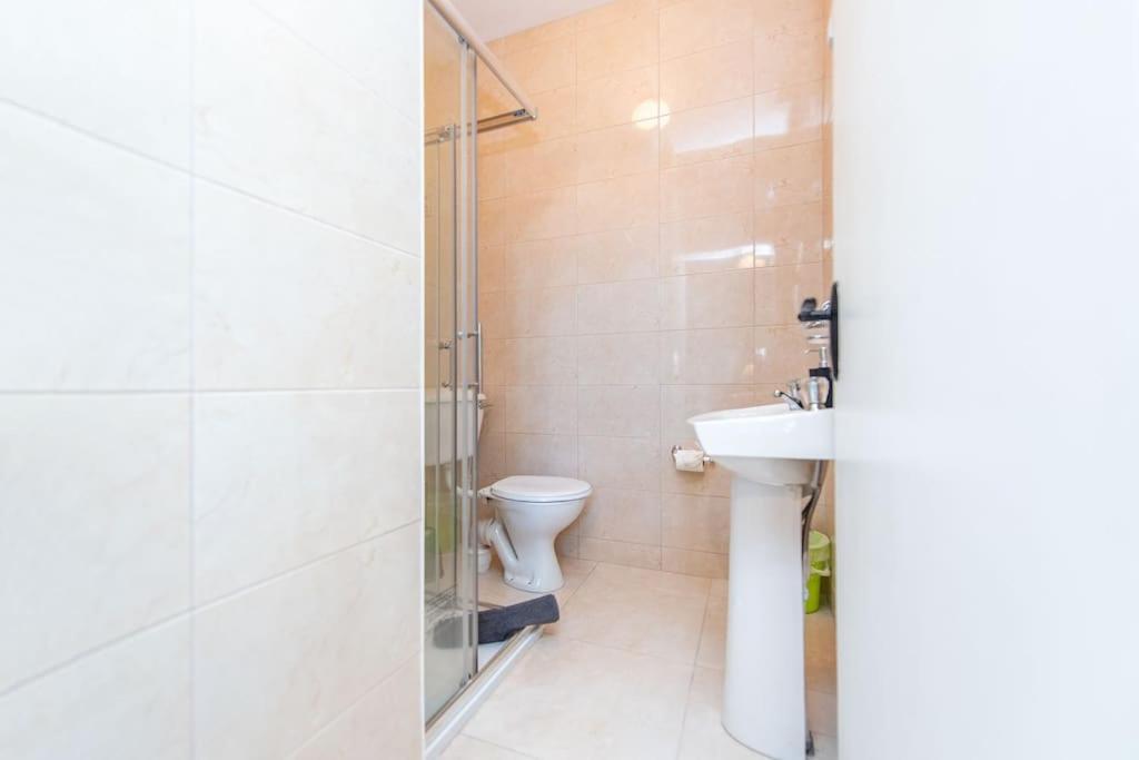 Clonbur House - Studio Village Apartment Galway Extérieur photo