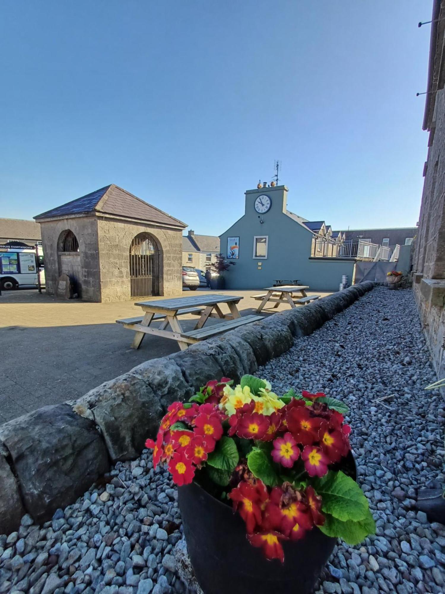Clonbur House - Studio Village Apartment Galway Extérieur photo